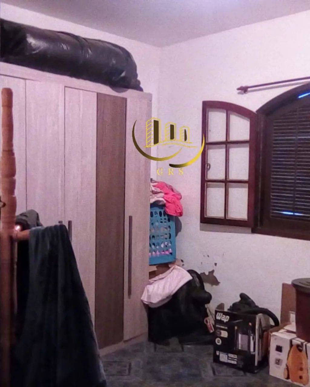 CASA À VENDA NO BALNEÁRIO EM SÃO PEDRO DA ALDEIA-RJ.