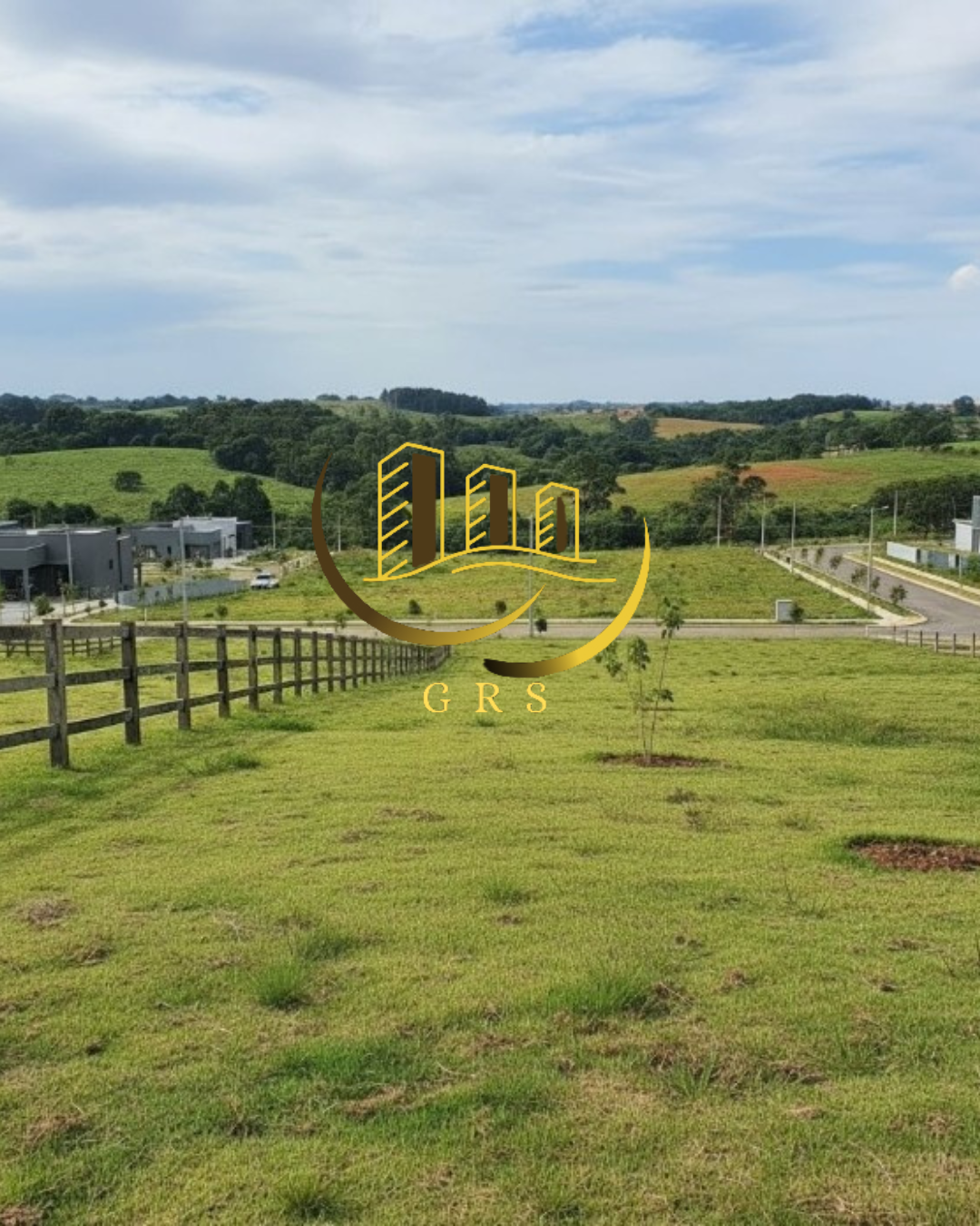TERRENO À VENDA NO RIVIERA BOSQUE CLUBE EM SÃO PEDRO DA ALDEIA-RJ.