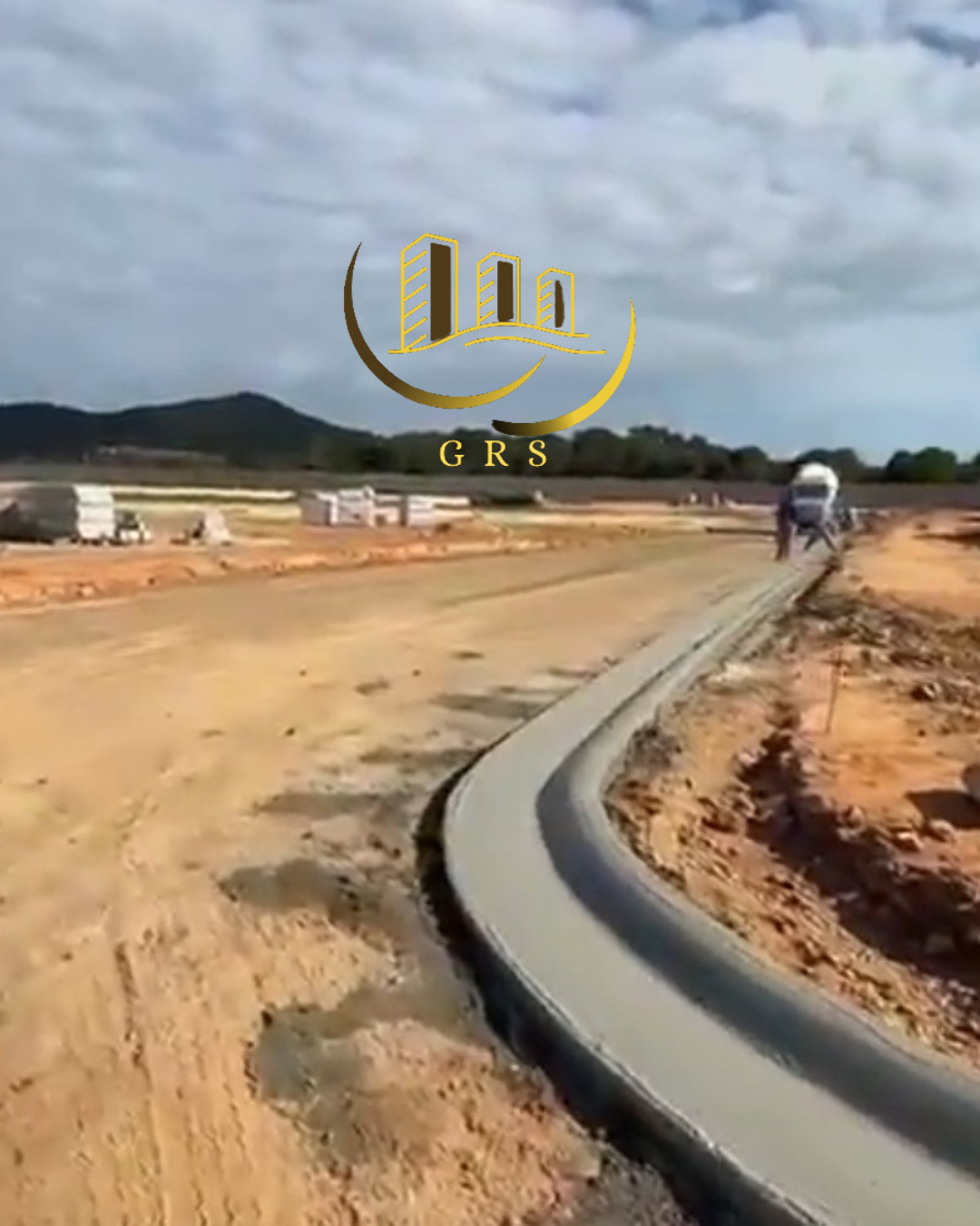 TERRENO À VENDA NO RIVIERA BOSQUE CLUBE EM SÃO PEDRO DA ALDEIA-RJ.