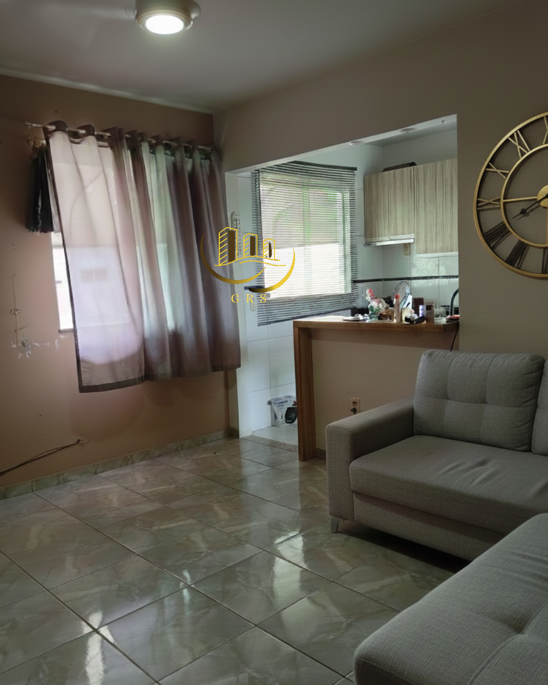 APARTAMENTO Á VENDA NO CENTRO DE SÃO PEDRO DA ALDEIA-RJ.