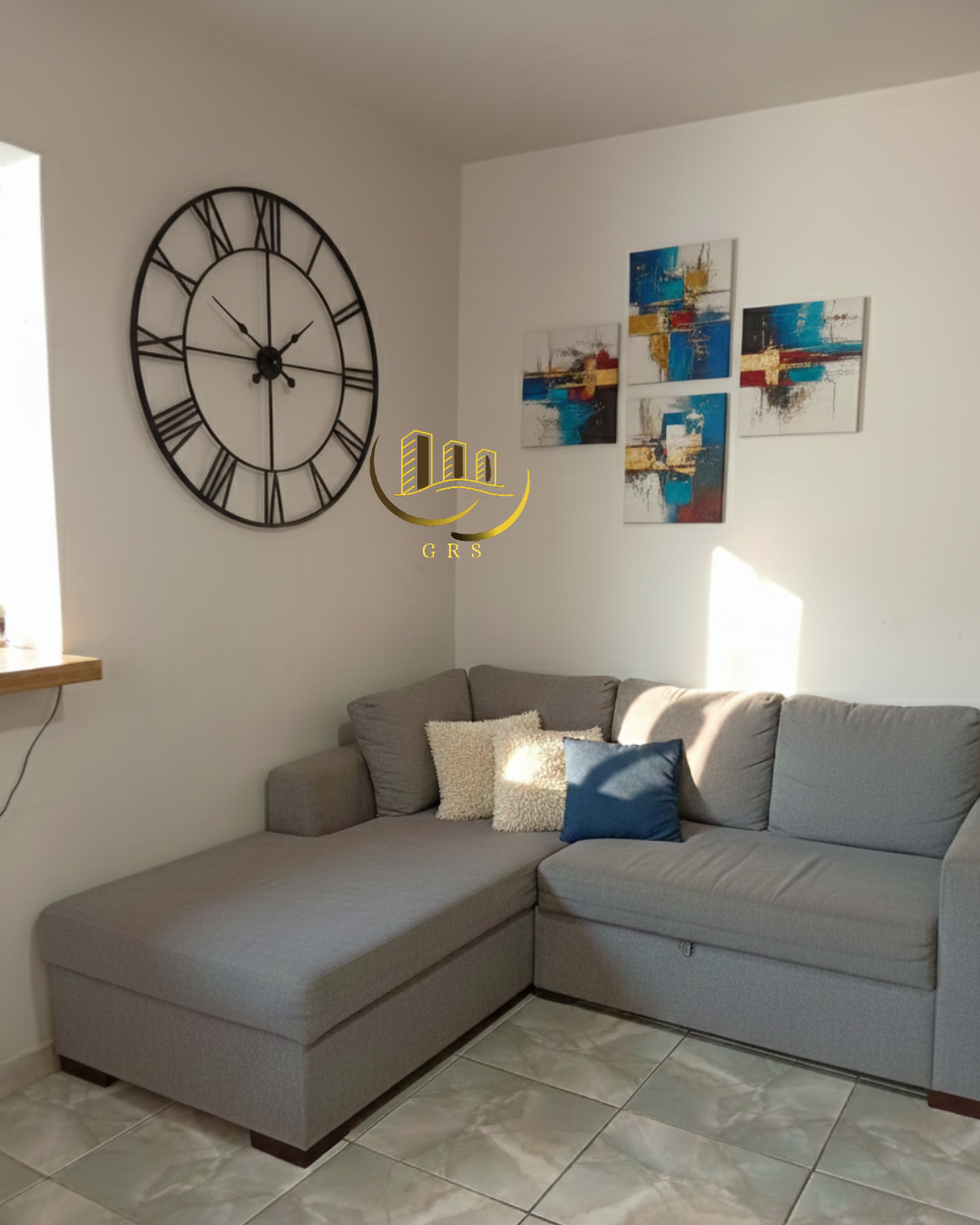 APARTAMENTO Á VENDA NO CENTRO DE SÃO PEDRO DA ALDEIA-RJ.