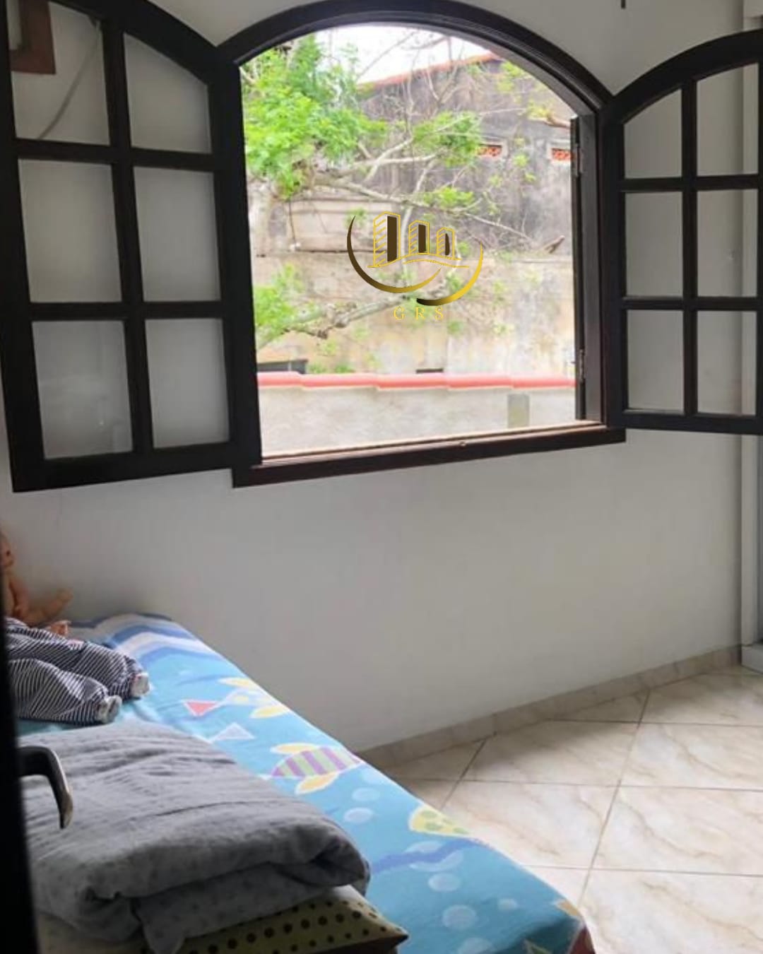 DUAS CASAS MAIS UMA SUÍTE À VENDA  PRAIA DA PITÓRIA EM SÃO PEDRO DA ALDEIA-RJ.