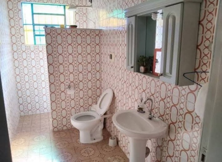 CASA À VENDA NO PORTO DO CARRO EM SÃO PEDRO DA ALDEIA-RJ.