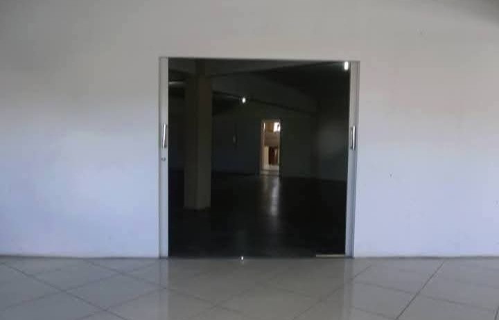 ALUGUEL DE SALAS/LOJAS COMERCIAIS EM ESTAÇÃO SÃO PEDRO DA ALDEIA-RJ.